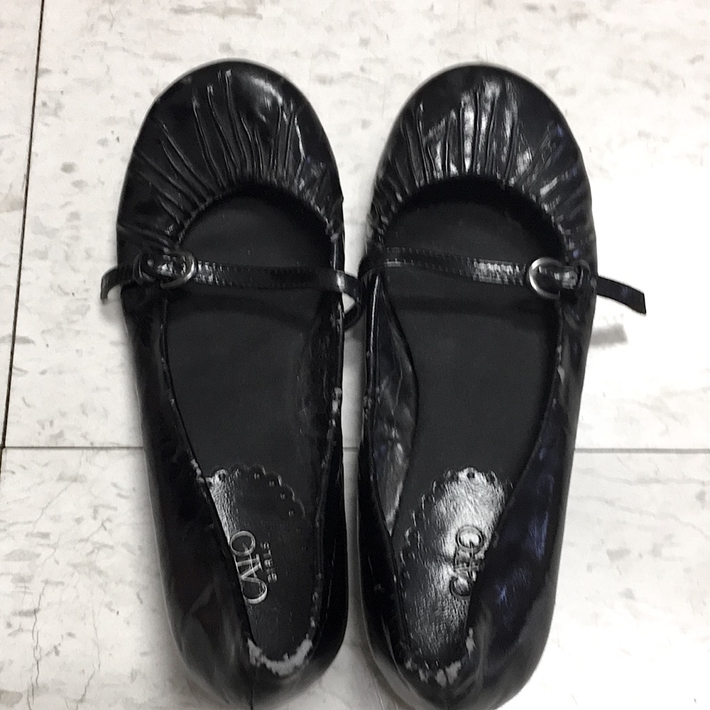 Platform black old style